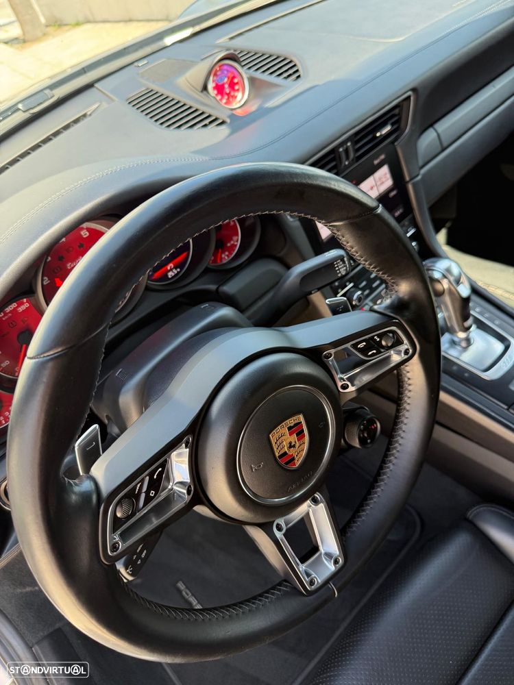 Porsche 911 (991) Turbo Cabriolet - 17