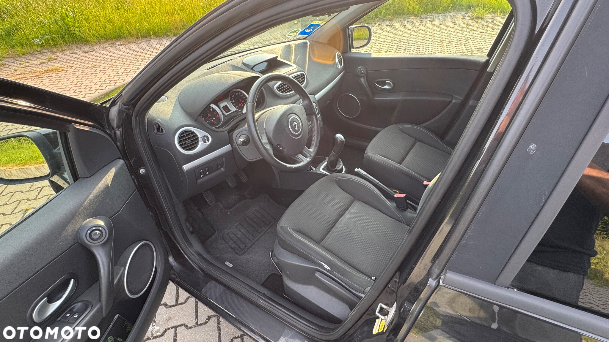 Renault Clio - 11