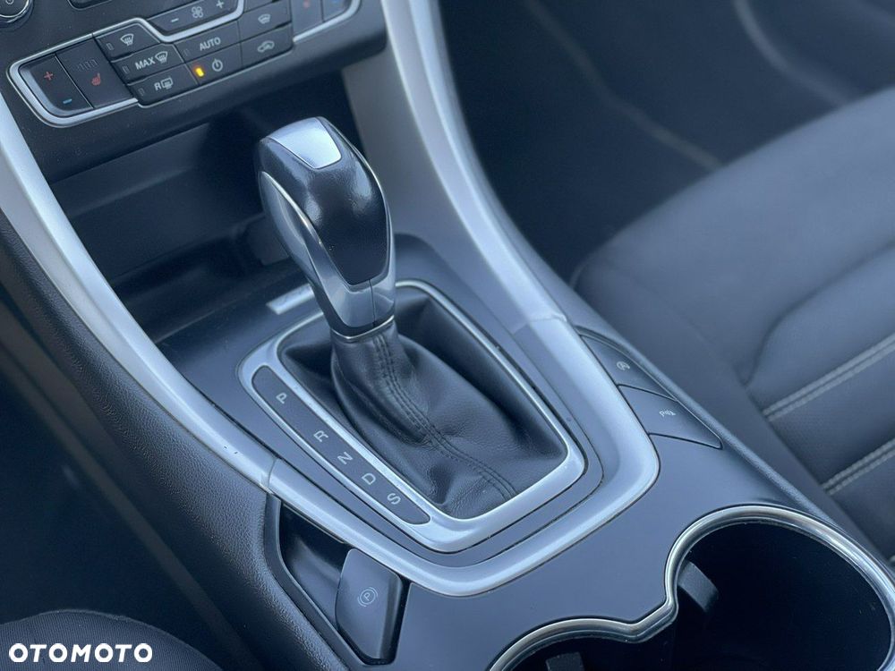 Ford Mondeo 2.0 TDCi Ambiente PowerShift - 16