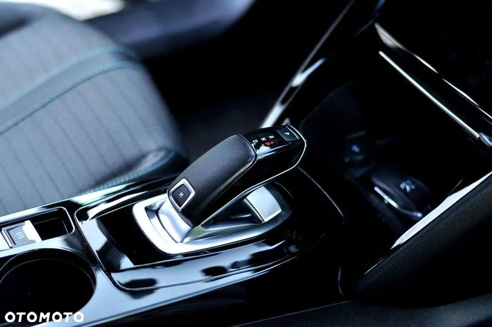 Peugeot 2008 BlueHDi 130 Allure S&S EAT8 - 18