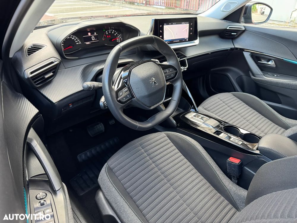 Peugeot 2008 PureTech 130 EAT8 Allure Pack - 12