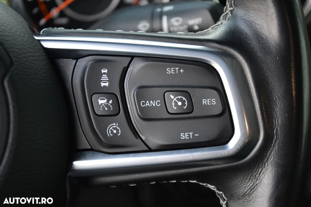 Jeep Gladiator 3.0L V6 Diesel AT8 4x4 264 CP Overland - 14