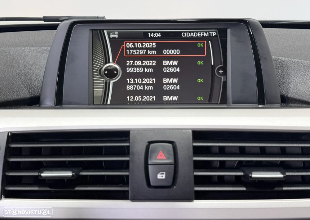 BMW 318 d Line Luxury - 30