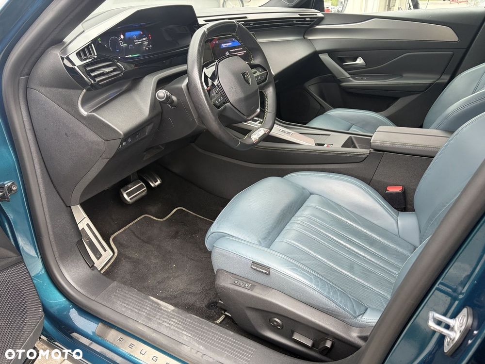 Peugeot 408 - 12