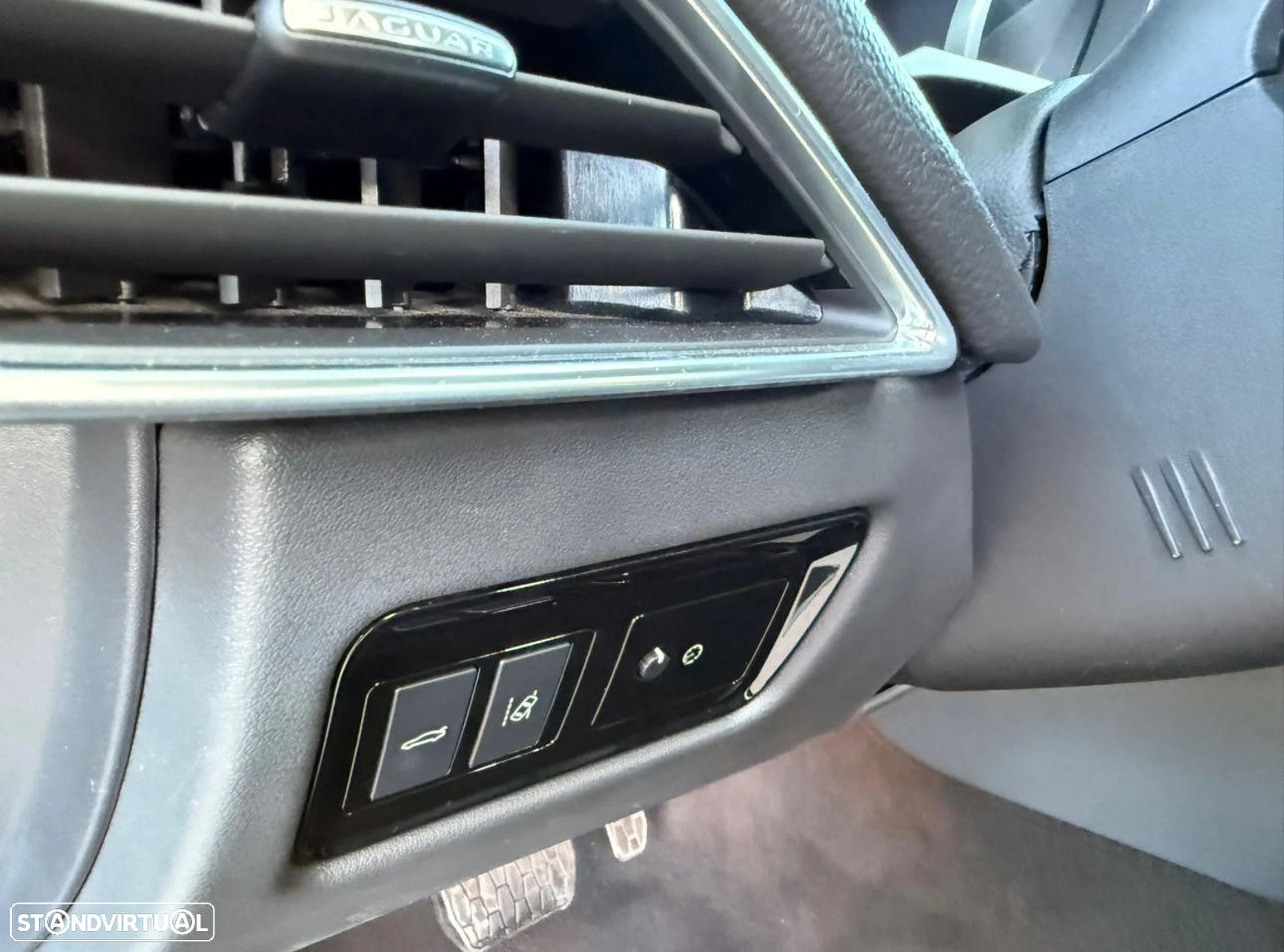 Jaguar XE 2.0 D Prestige Aut. - 10