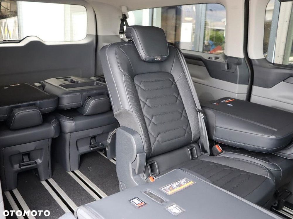 Ford Tourneo Custom - 21