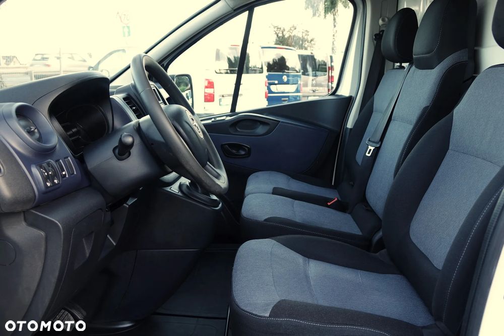 Renault Trafic 3-osobowy L1H1 furgon blaszak - 11