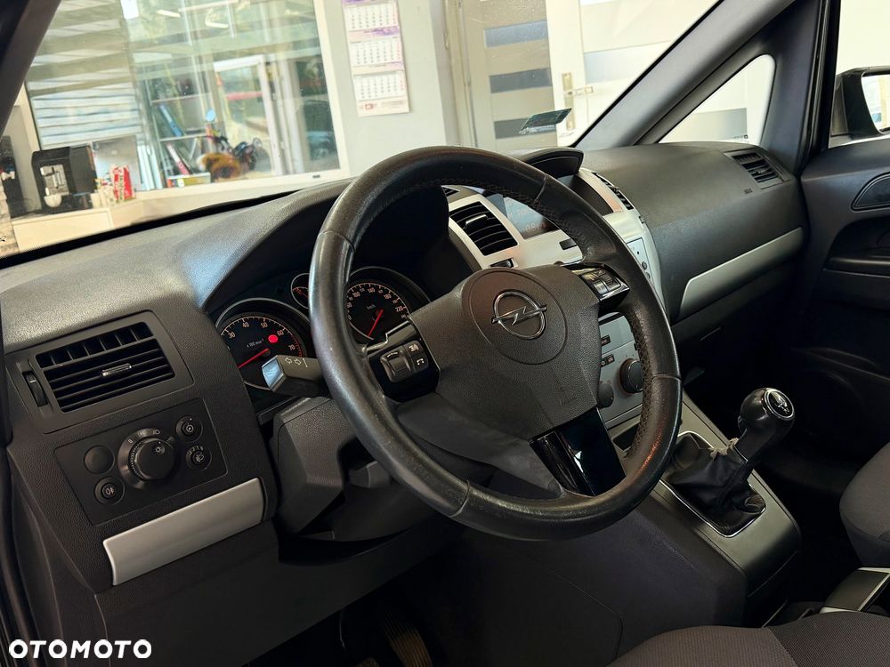 Opel Zafira - 32