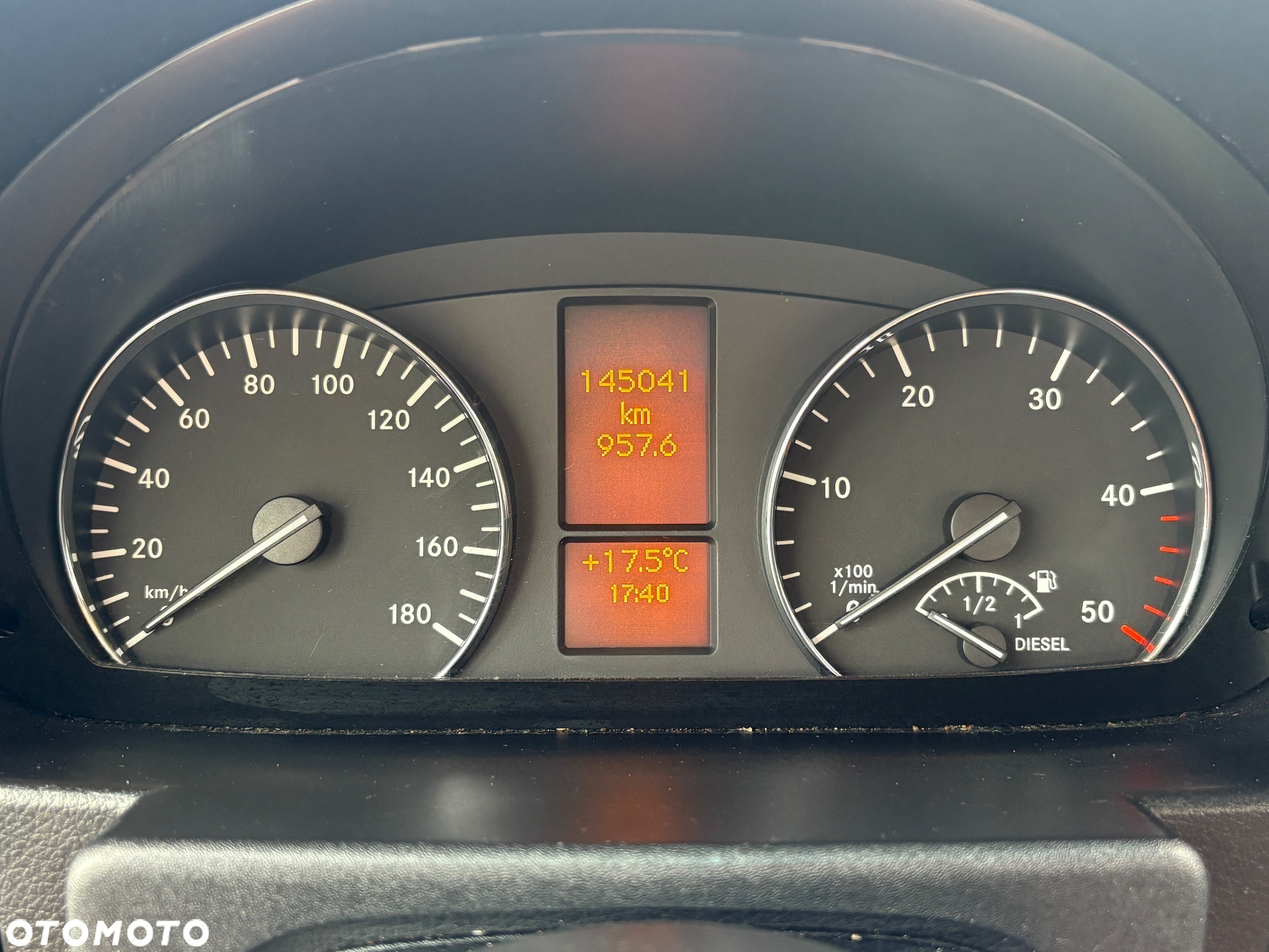 Mercedes-Benz Sprinter - 21