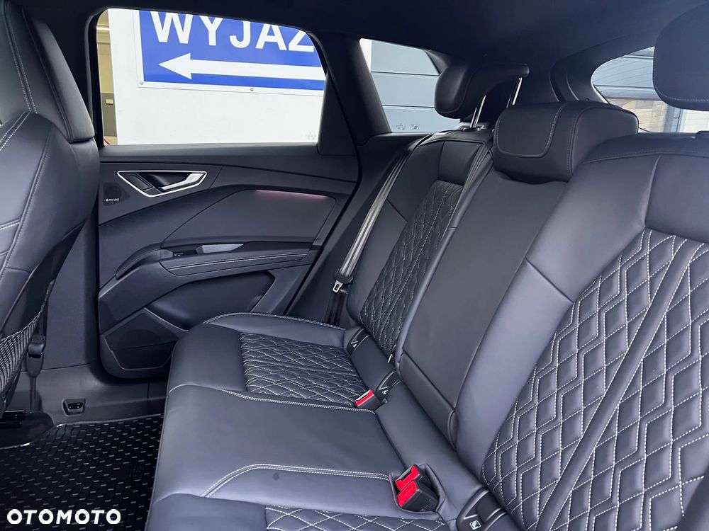 Audi Q4 e-tron 50 77kWh Quattro S Line - 9
