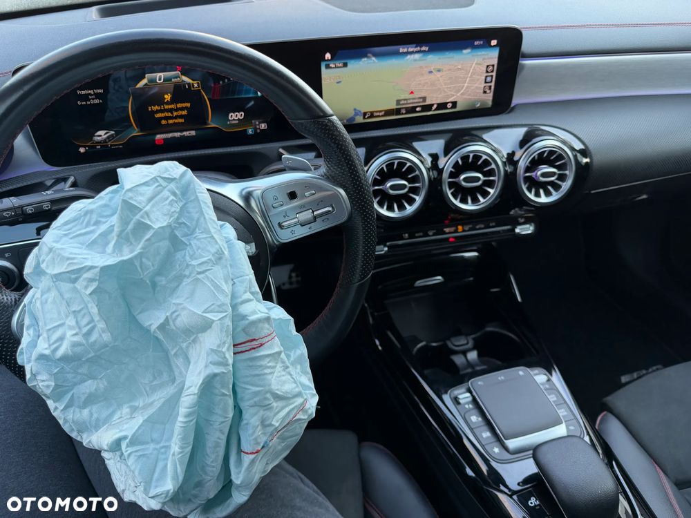 Mercedes-Benz CLA - 11