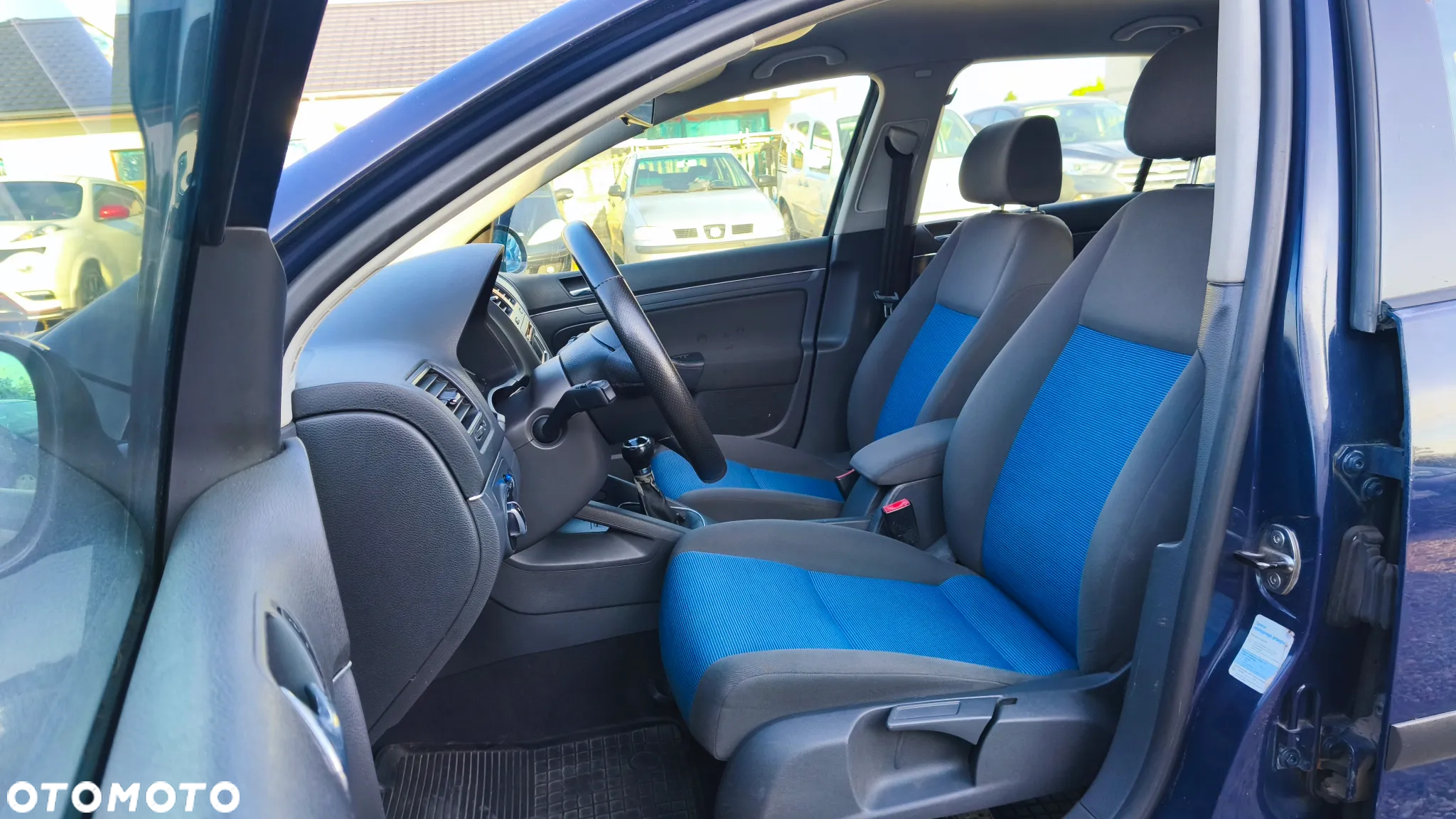 Volkswagen Golf - 18
