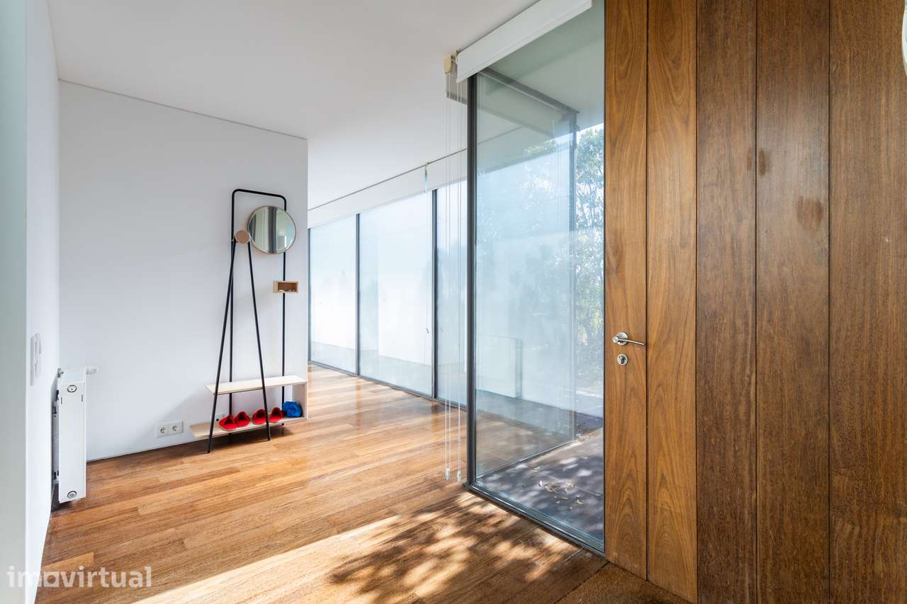 Moradia de Autor T3+1 com Piscina Aquecida e Privacidade Total no Bom - Grande imagem: 4/37