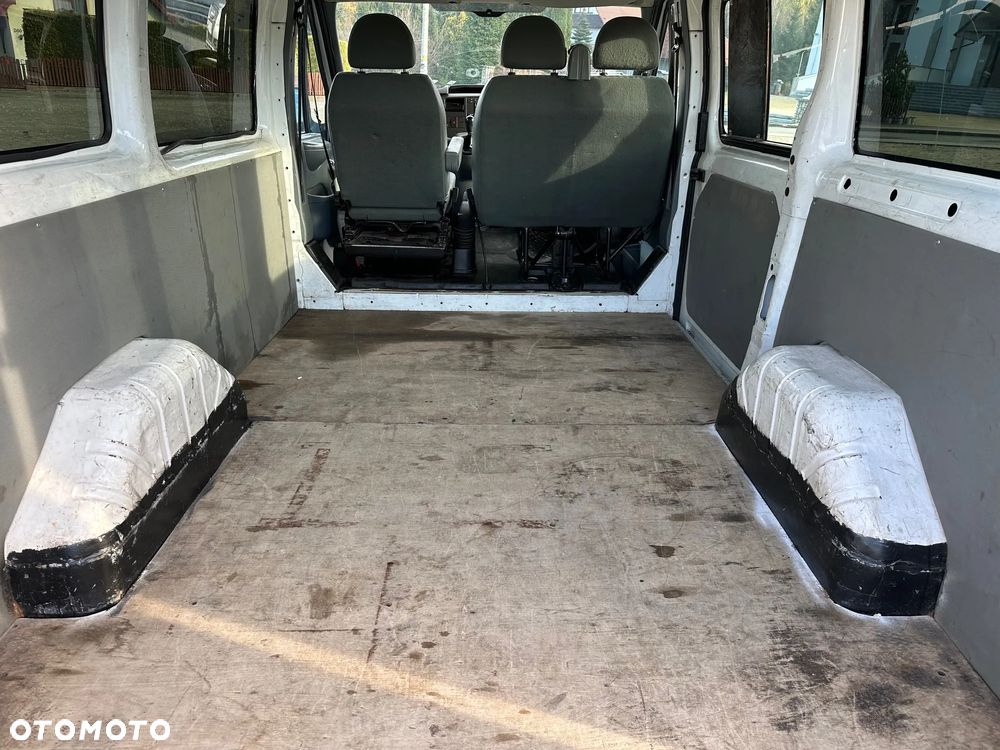 Ford Transit - 10