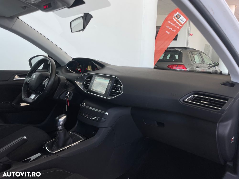 Peugeot 308 1.2 VTi Active - 30
