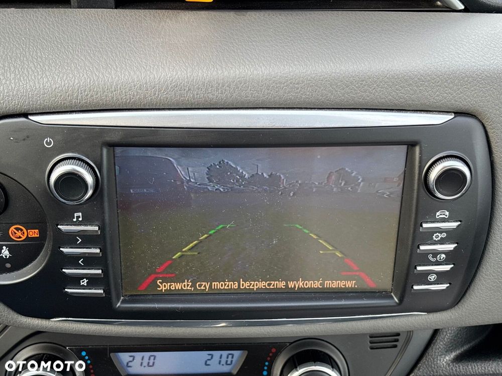 Toyota Yaris 1.5 Premium CVT - 17