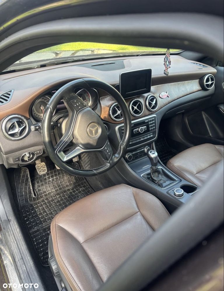 Mercedes-Benz GLA - 5