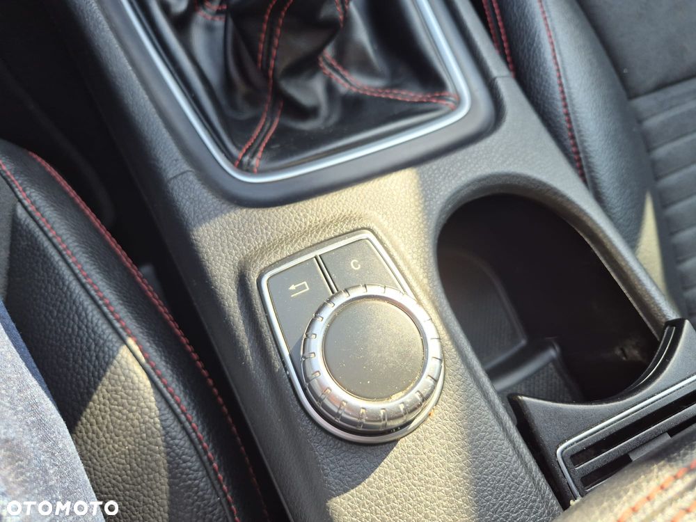 Mercedes-Benz GLA 200 AMG Line - 18