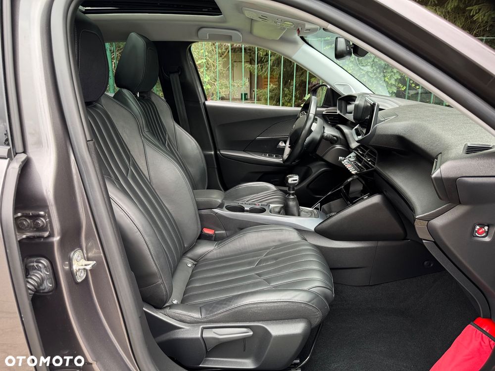 Peugeot 2008 - 22