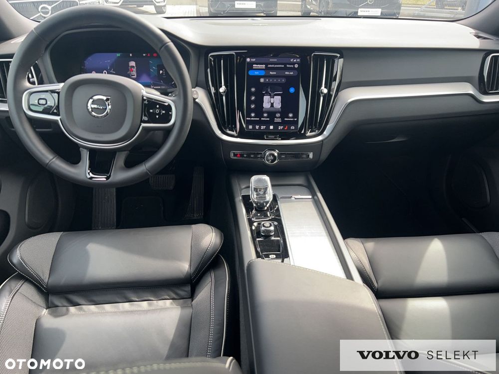 Volvo V60 B4 B Plus Dark - 28