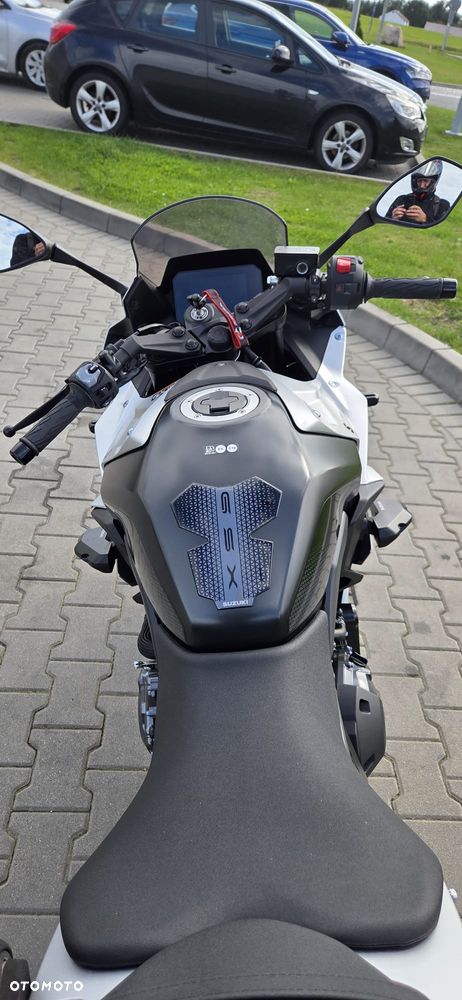Suzuki GSX - 8