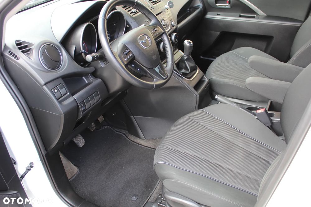 Mazda 5 - 15