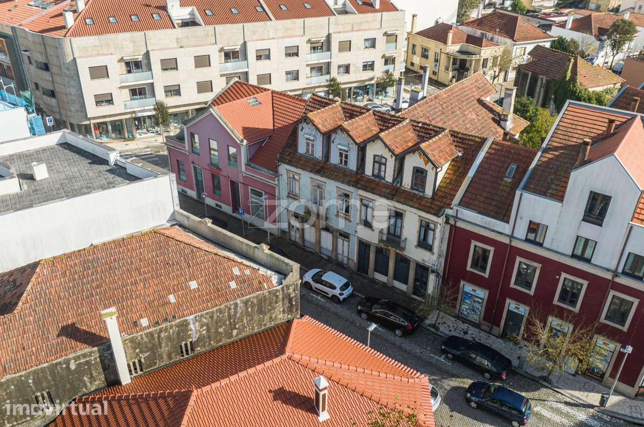 Duas Moradias para Recuperar com Projeto Aprovado, Centro de Espinho - Grande imagem: 3/26