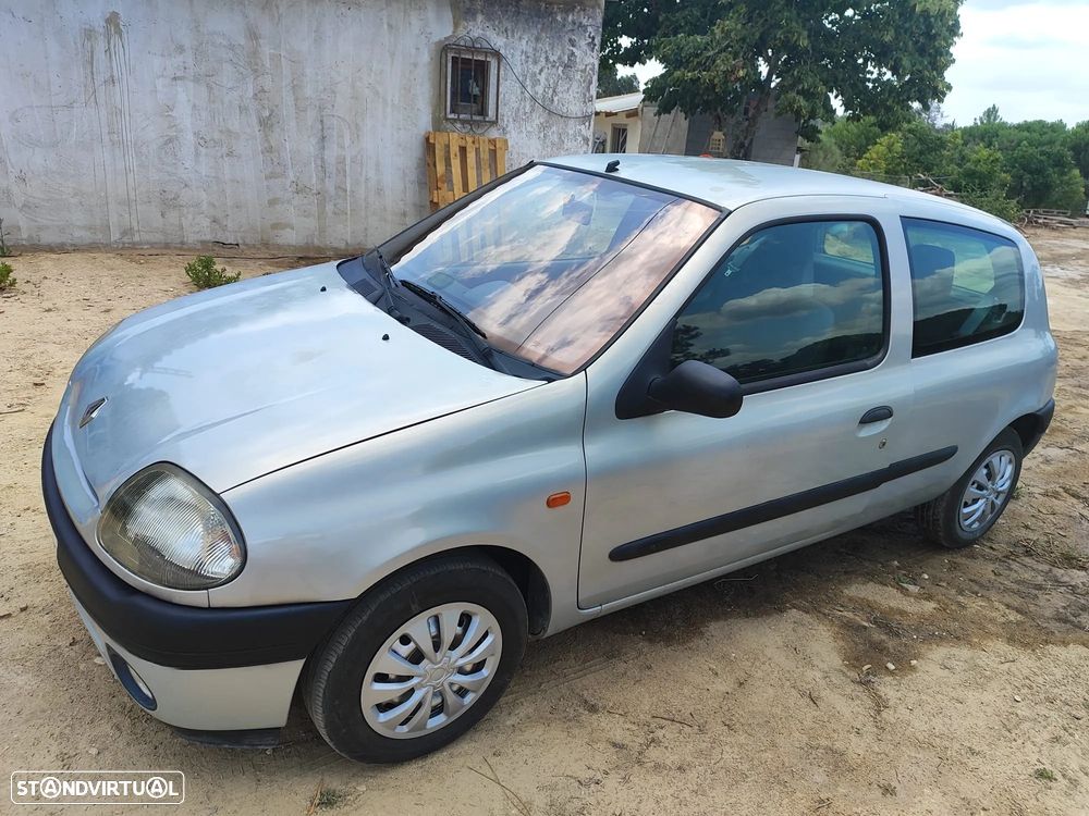 Renault Clio 1.2 RT - 4
