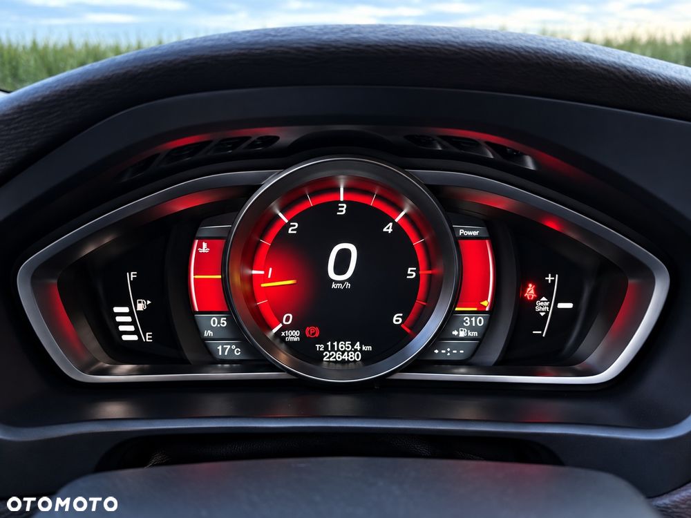 Volvo V40 D3 Summum - 30