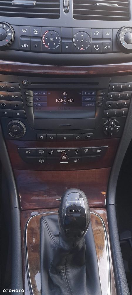 Mercedes-Benz Klasa E 200 Kompressor Classic - 17