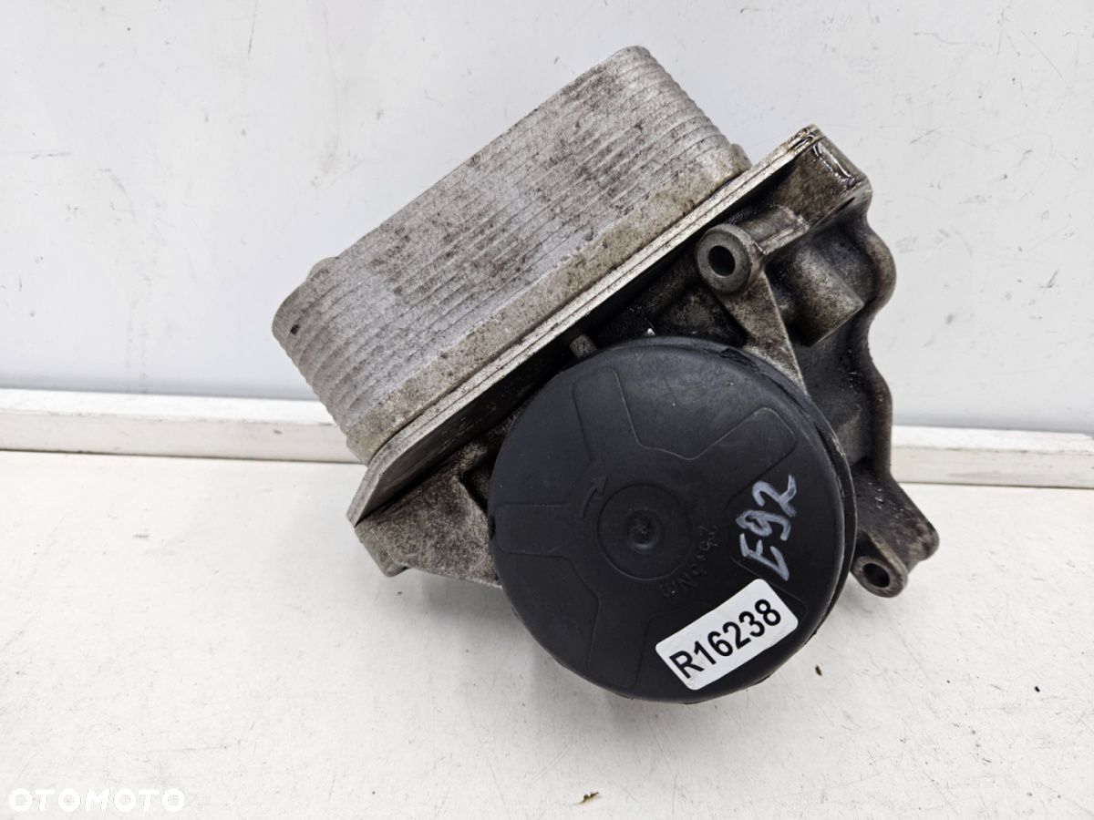 Obudowa filtra oleju BMW X1 E84 Z4 E89 F06 F10 F25 F26 E60 E90 podstawa N53B30A chłodniczka 7516383 - 1