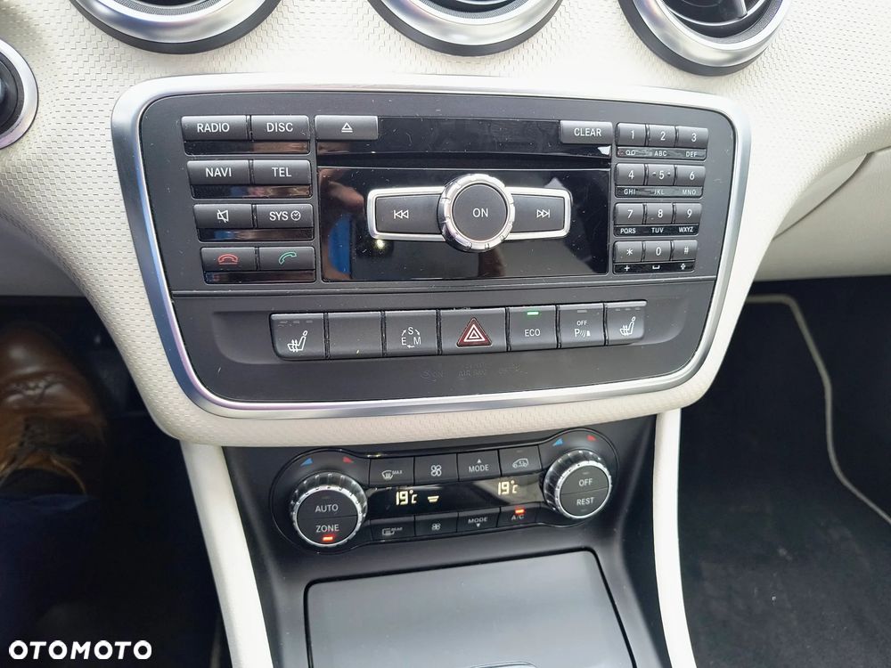Mercedes-Benz Klasa A 180 d 7G-DCT Urban - 23