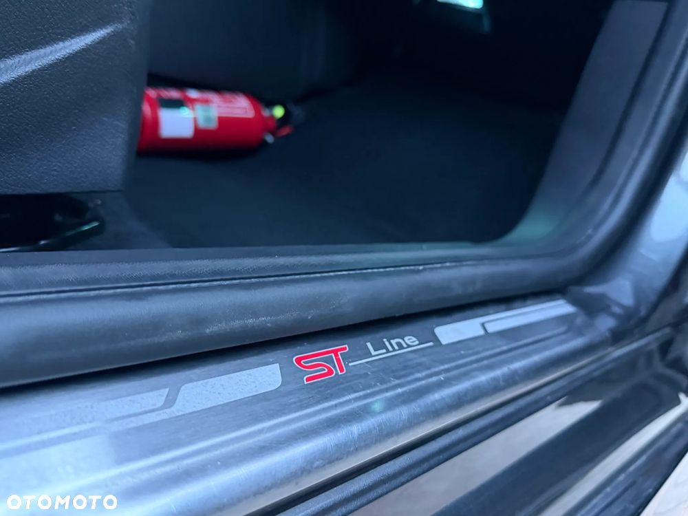 Ford Focus 1.5 EcoBoost ST-Line - 23