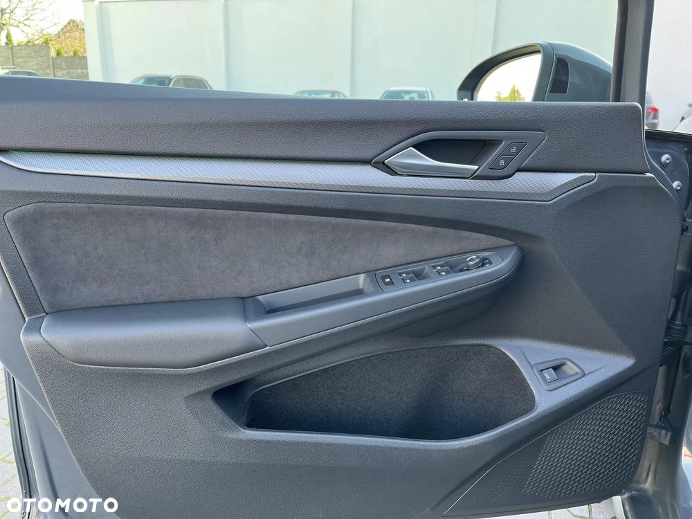 Volkswagen Golf Variant - 10