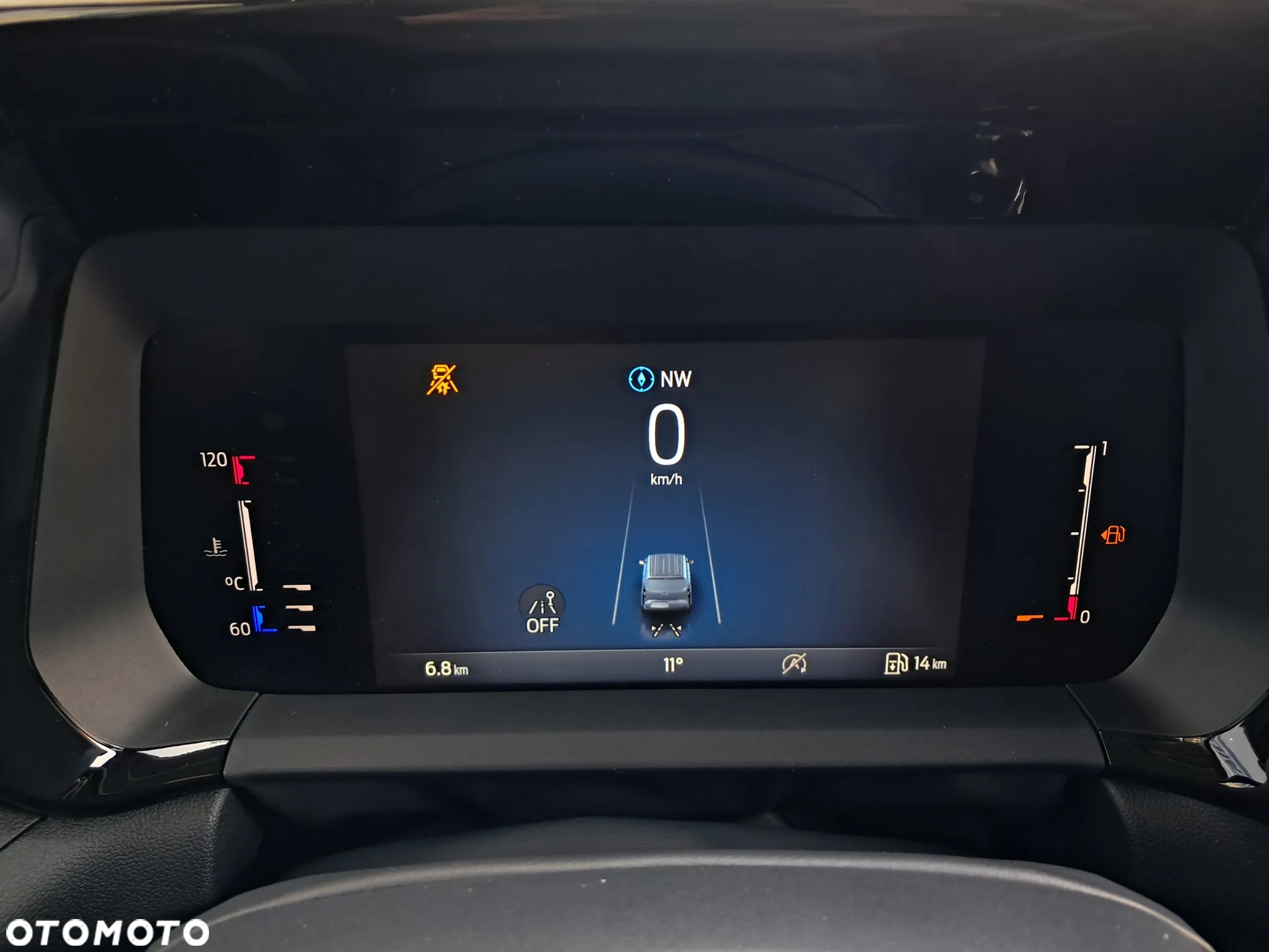 Ford Transit Courier - 12