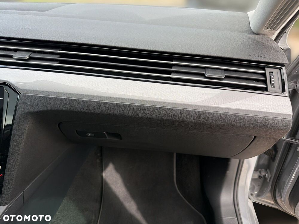 Volkswagen Passat - 40