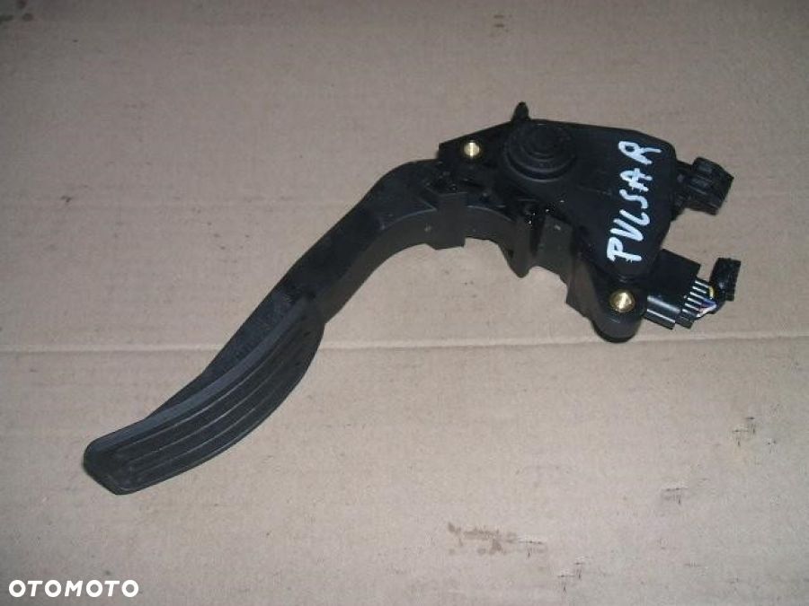 NISSAN PULSAR JUKE potencjometr gazu 18002-3RA0B - 1