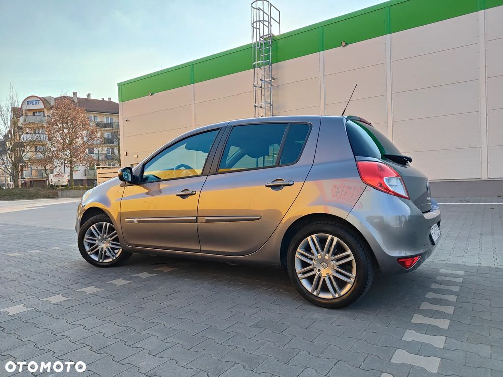 Renault Clio 1.2 16V 75 nightDay - 24