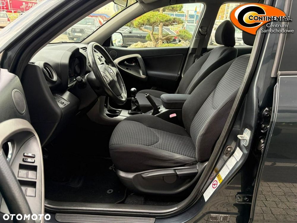 Toyota RAV4 - 10