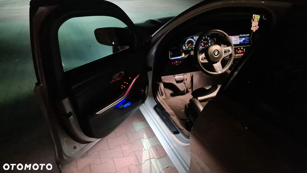 BMW Seria 3 320d M Sport - 22