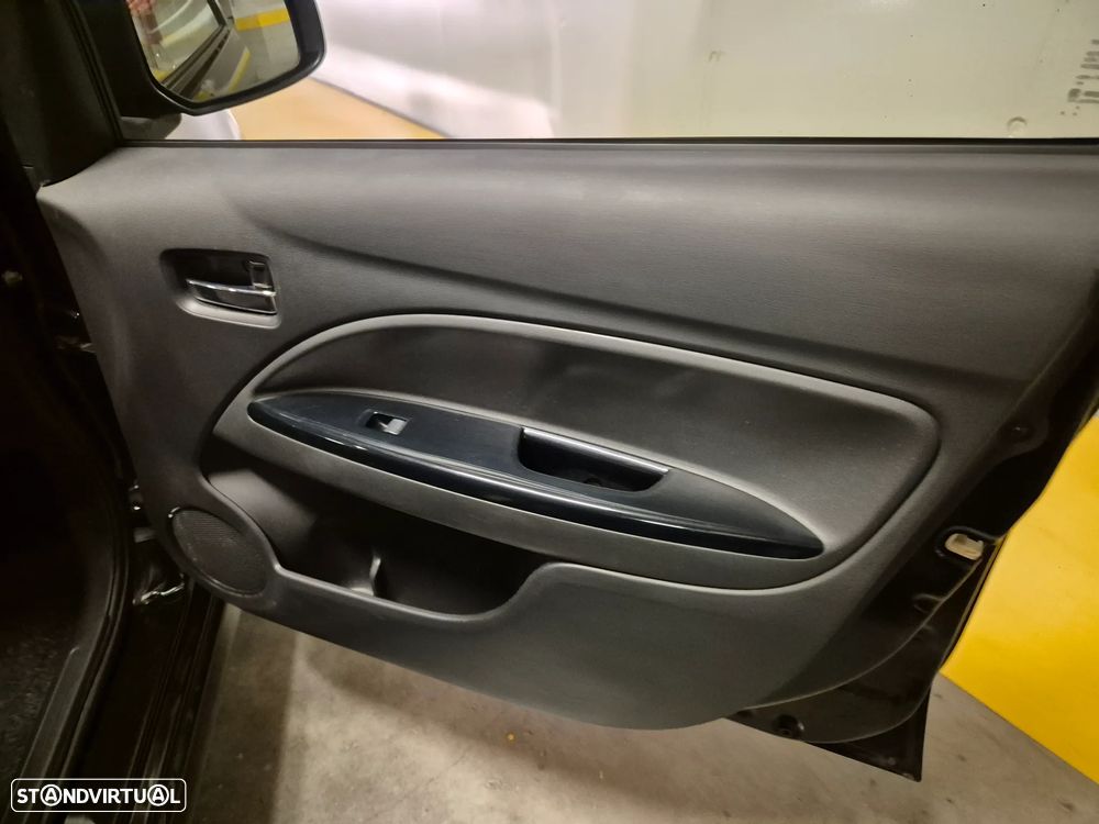 Mitsubishi Space Star 1.2 Intense - 36