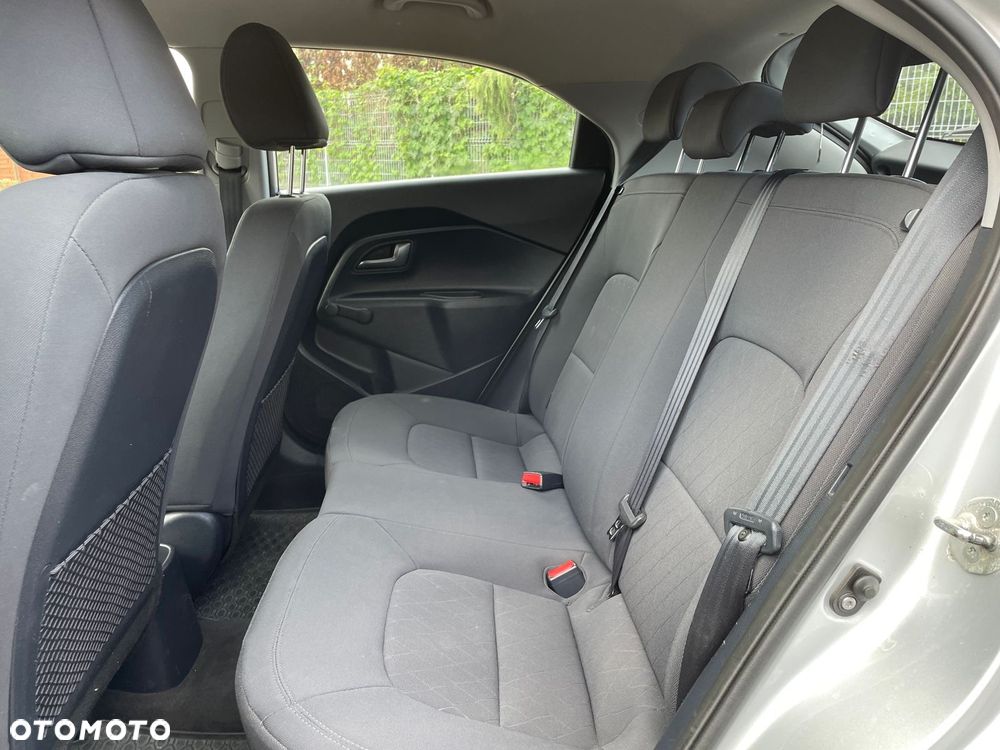 Kia Rio 1.4 crdi L - 8
