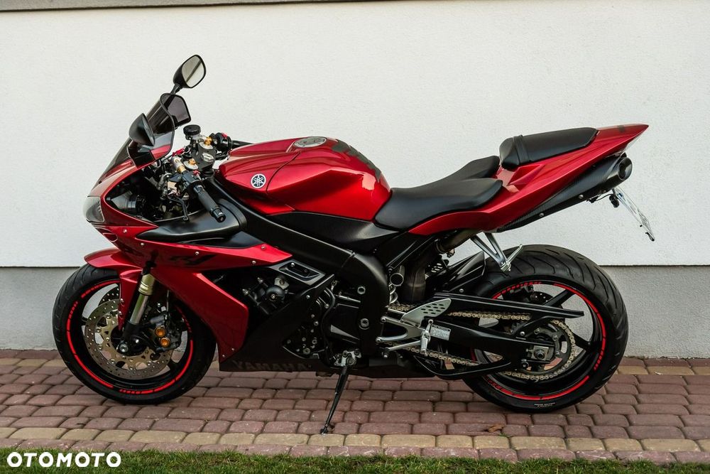 Yamaha R1 - 10
