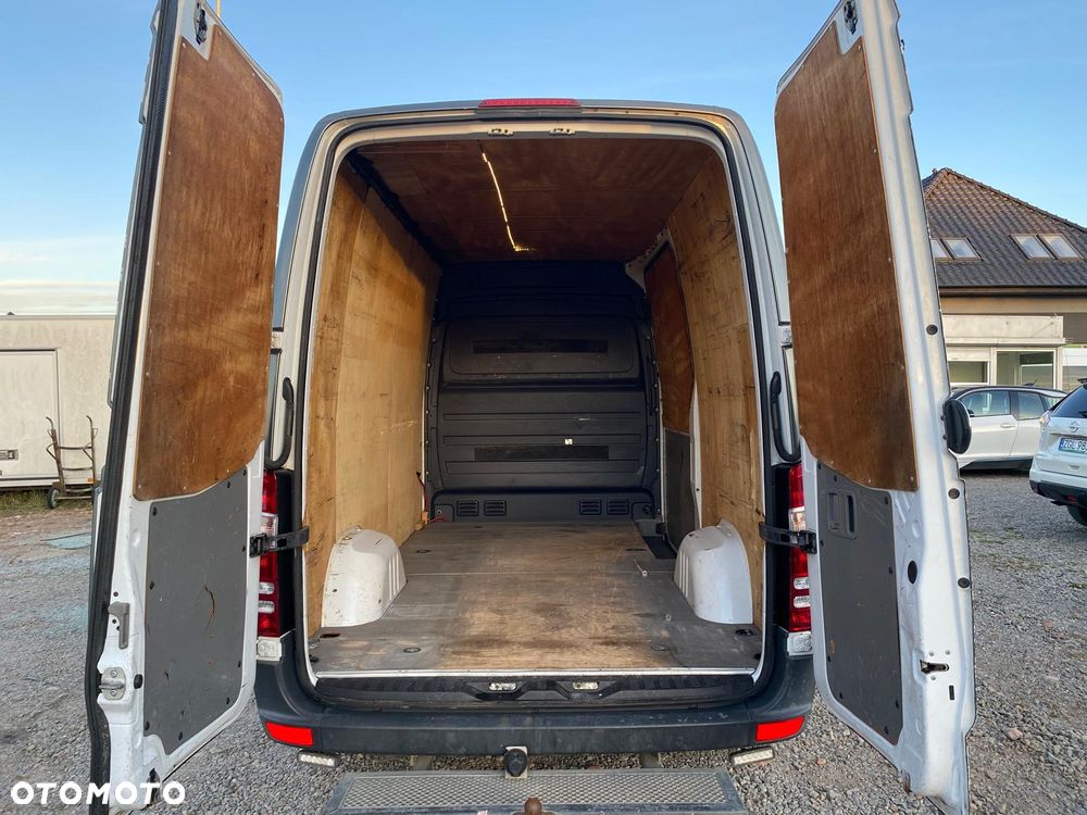 Mercedes-Benz Sprinter - 5
