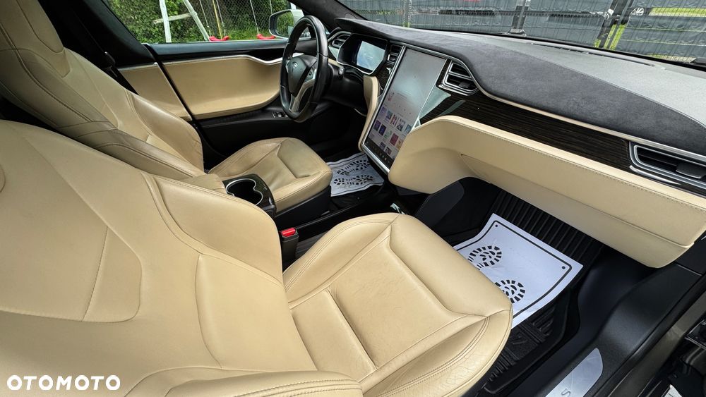 Tesla Model S 90 D - 23