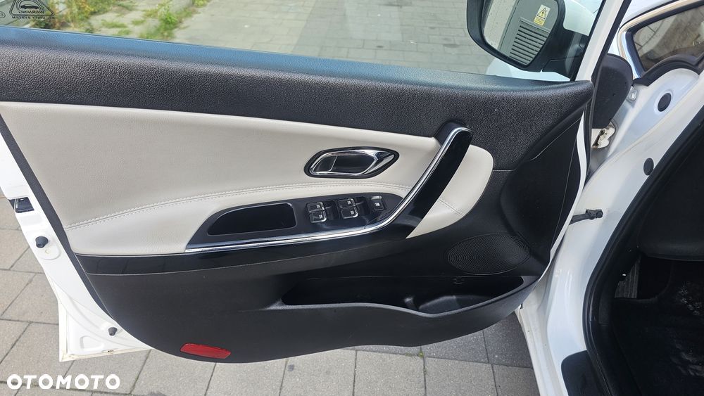 Kia Ceed - 11