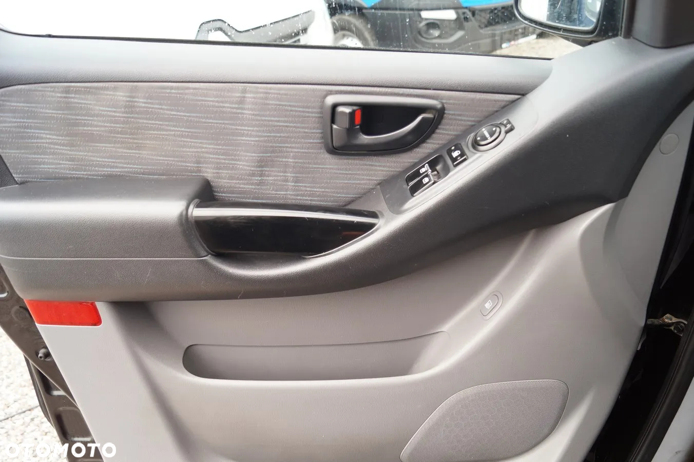 Hyundai H1 - 16