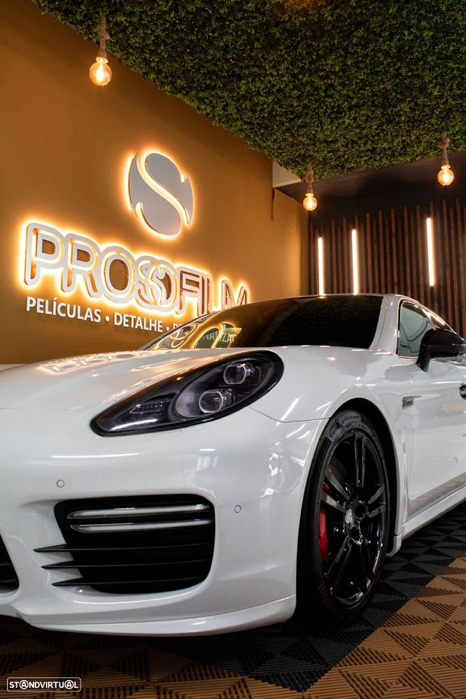 Porsche Panamera GTS PDK - 11