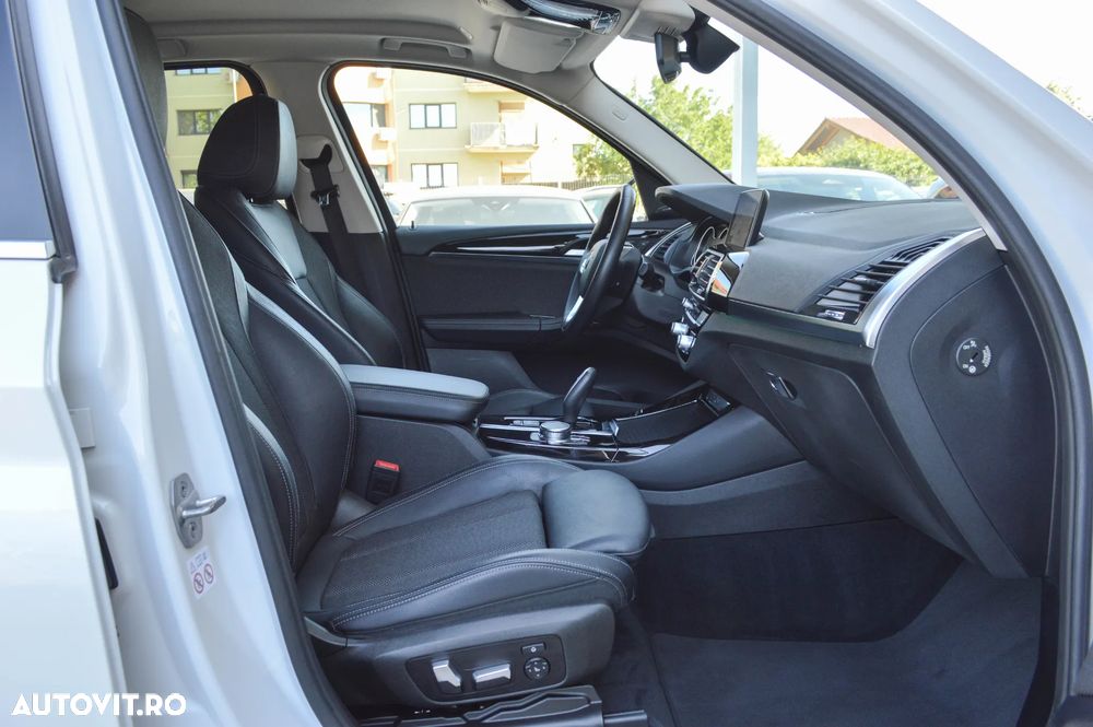 BMW X3 xDrive20d AT Luxury Line - 28