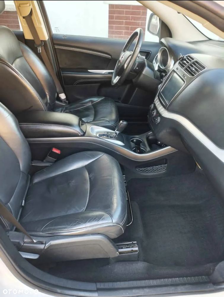 Fiat Freemont 2.0 Multijet 16V DPF Automatik Allrad Lounge - 2